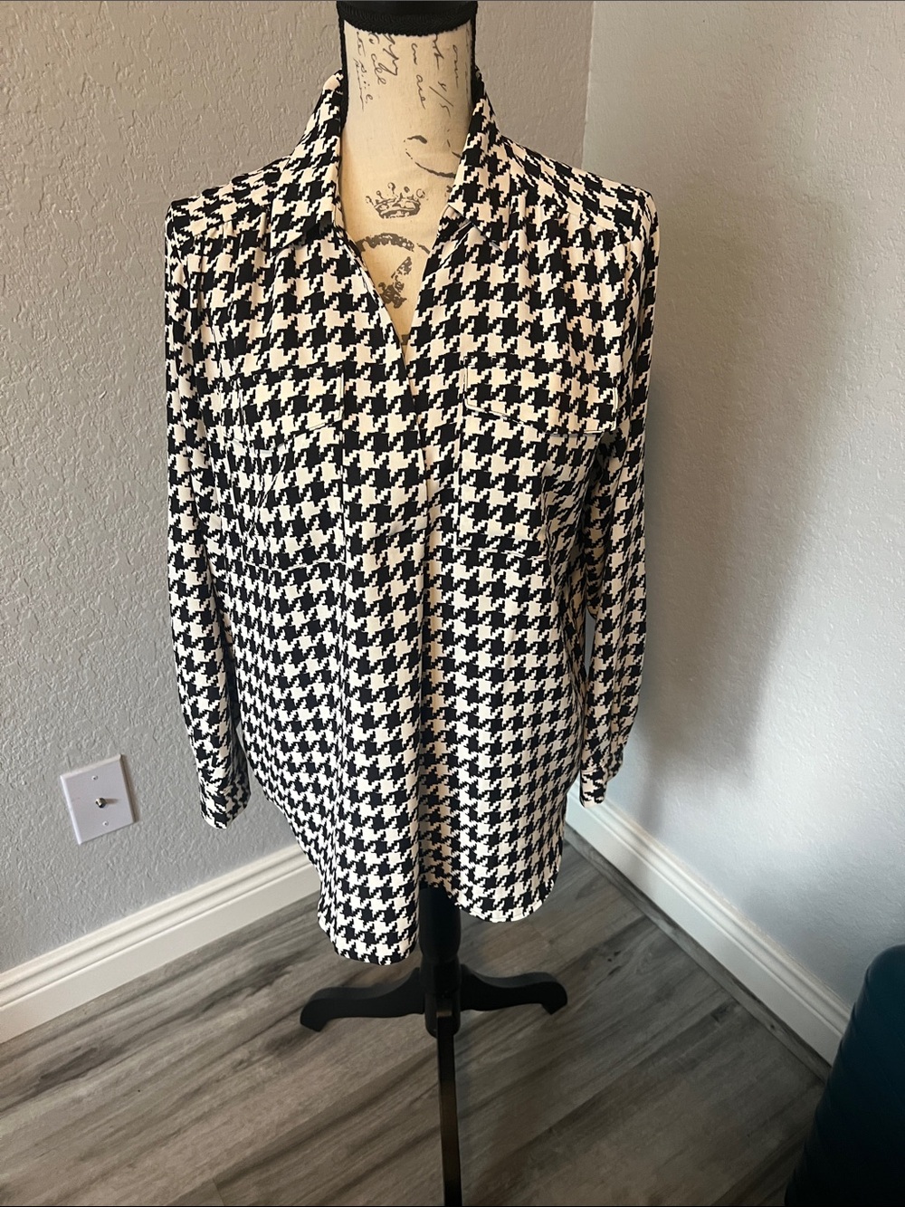 Ann Taylor Black & White Houndstooth Long-Sleeve Dress